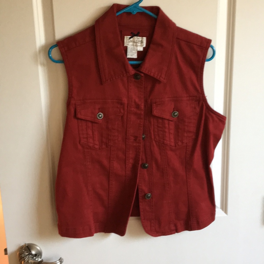Cranberry vest size Large